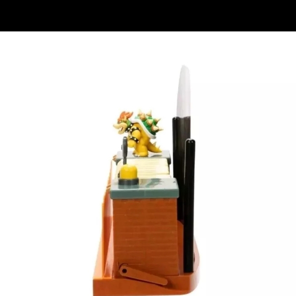 Nintendo Super Mario Deluxe Bowser Battle Action Figure Playset - Picture 5 of 6